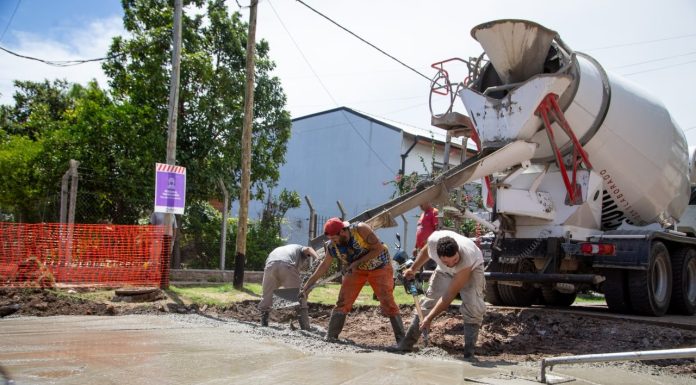 Ezpeleta: avanza la pavimentación de 4 nuevas cuadras con fondos 100% municipales