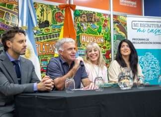 76 familias de Berazategui firmaron sus escrituras de propiedad