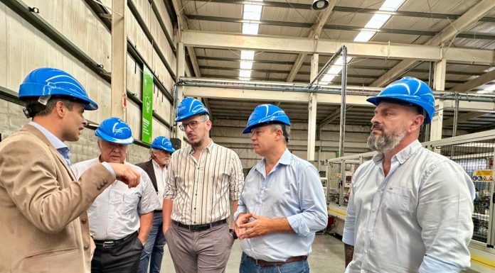 Cascallares y Cuattromo recorrieron la empresa Barbieri en el Parque Industrial