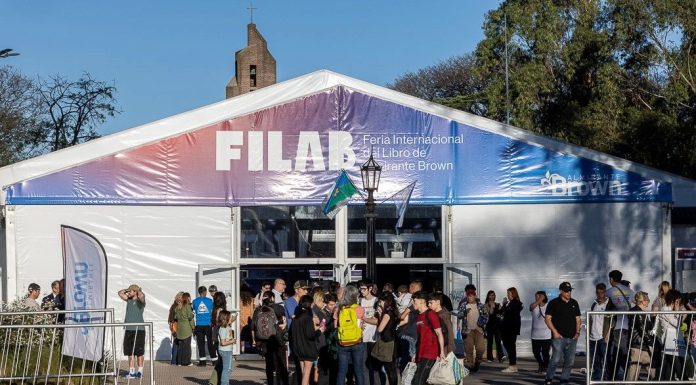 En su 10° aniversario, la Feria Internacional del Libro llega a las localidades del distrito
