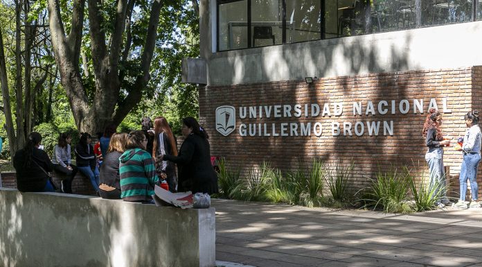La UNaB abre la inscripción a su programa para adultos mayores con cursos de tecnología, idiomas y arte