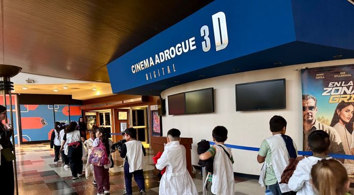 Más de 220 chicos de escuelas de Solano, Calzada y San José, fueron al cine por primera vez