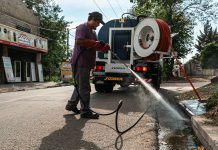 El municipio profundiza limpieza de arroyos y bocas de tormenta ante pronóstico de tormentas en el AMBA