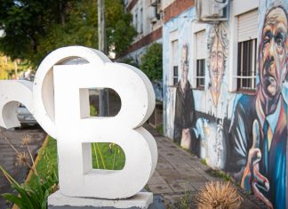 Nuevo mural en homenaje a Raúl Soldi da la bienvenida a quienes ingresan a Brown