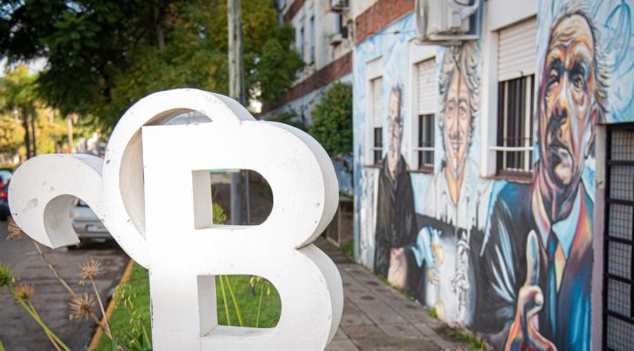 Nuevo mural en homenaje a Raúl Soldi da la bienvenida a quienes ingresan a Brown