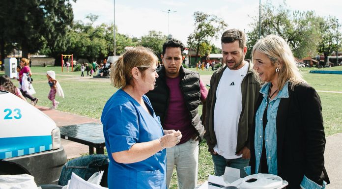 Fabiani y Eichel recorrieron el operativo “Tu Caps en Casa” en Glew