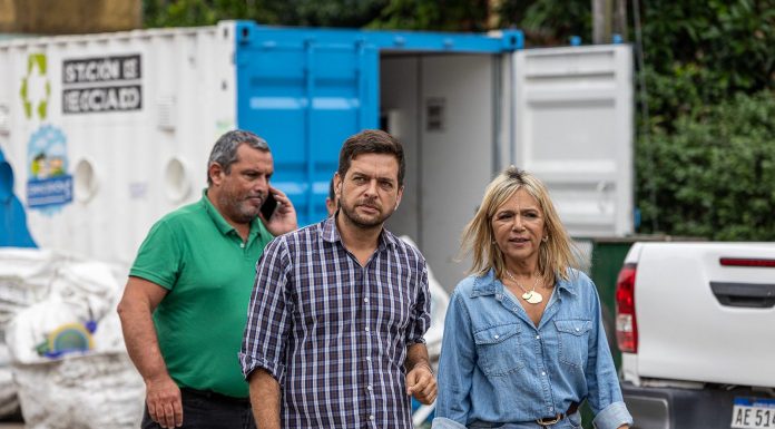Eichel y Fabiani dialogaron con vecinos durante la instalación de nuevas alarmas comunitarias municipales