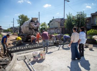 Avanzan las obras de pavimento en el barrio La Resistencia de Ezpeleta Oeste