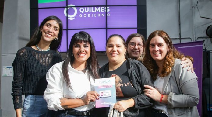 Operativo de impresión y entrega de pases libres multimodales a 300 vecinos que poseen CUD