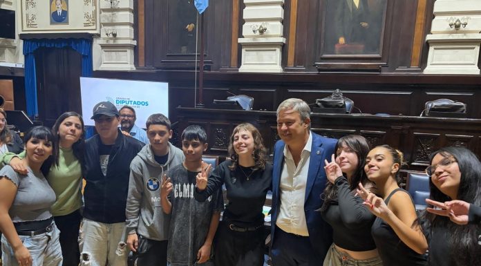 Estudiantes del distrito visitaron la Legislatura bonaerense y la República de los Niños