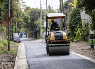 Fabiani y Eichel recorrieron pavimentación de la calle Bradley en Burzaco