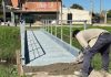 El municipio instala nuevos puentes peatonales para mejorar la accesibilidad en Calzada y Malvinas Argentinas