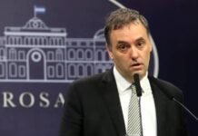 Manuel Adorni renunció a la jefatura de Gabinete