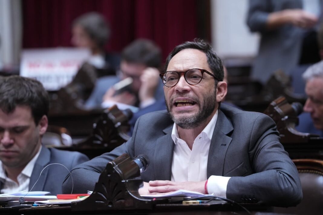 Ferraro: “Da asco la protección política que están haciendo a Adorni tanto en Diputados como en el Senado” Ferraro: “Da asco la protección política que están haciendo a Adorni tanto en Diputados como en el Senado”