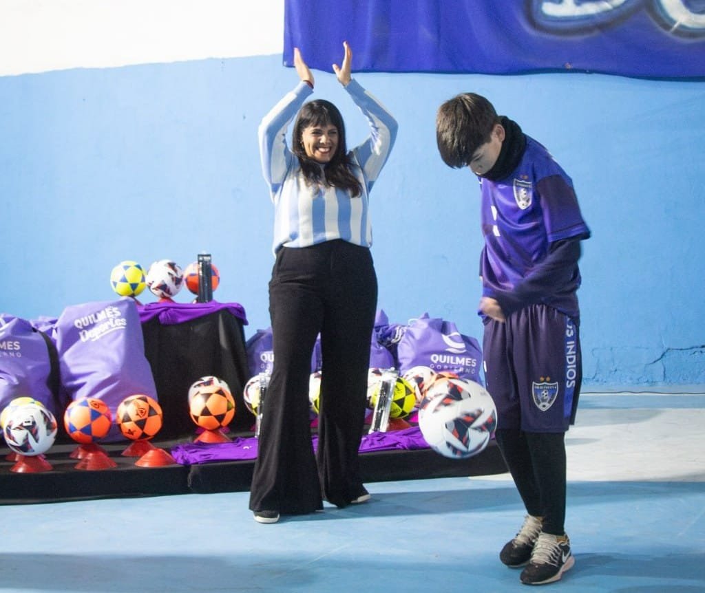 El municipio entregó kits deportivos a 37 clubes de barrio El municipio entregó kits deportivos a 37 clubes de barrio