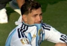 El llanto de Paredes tras la derrota ante España