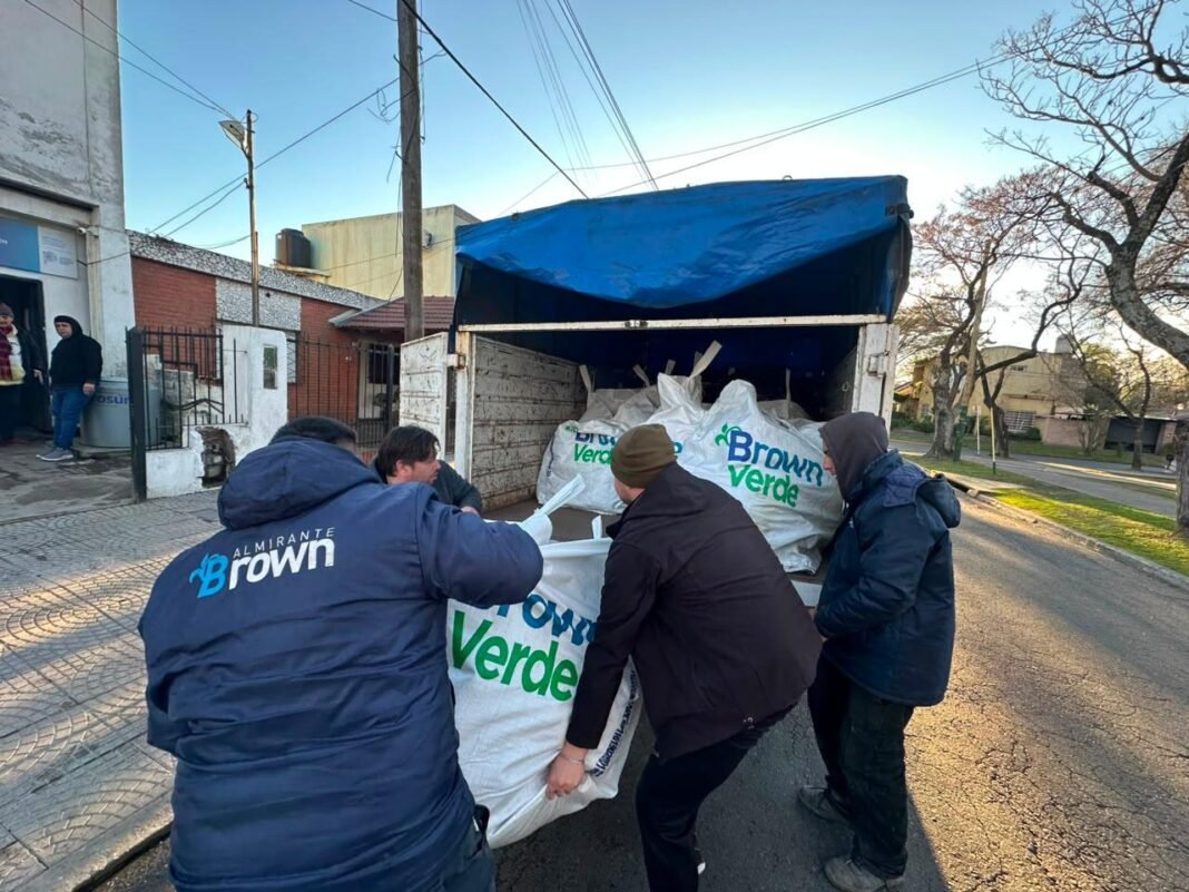 Brown consolidó su red solidaria con una exitosa edición de la campaña “Abrigar 2026” Brown consolidó su red solidaria con una exitosa edición de la campaña “Abrigar 2026”