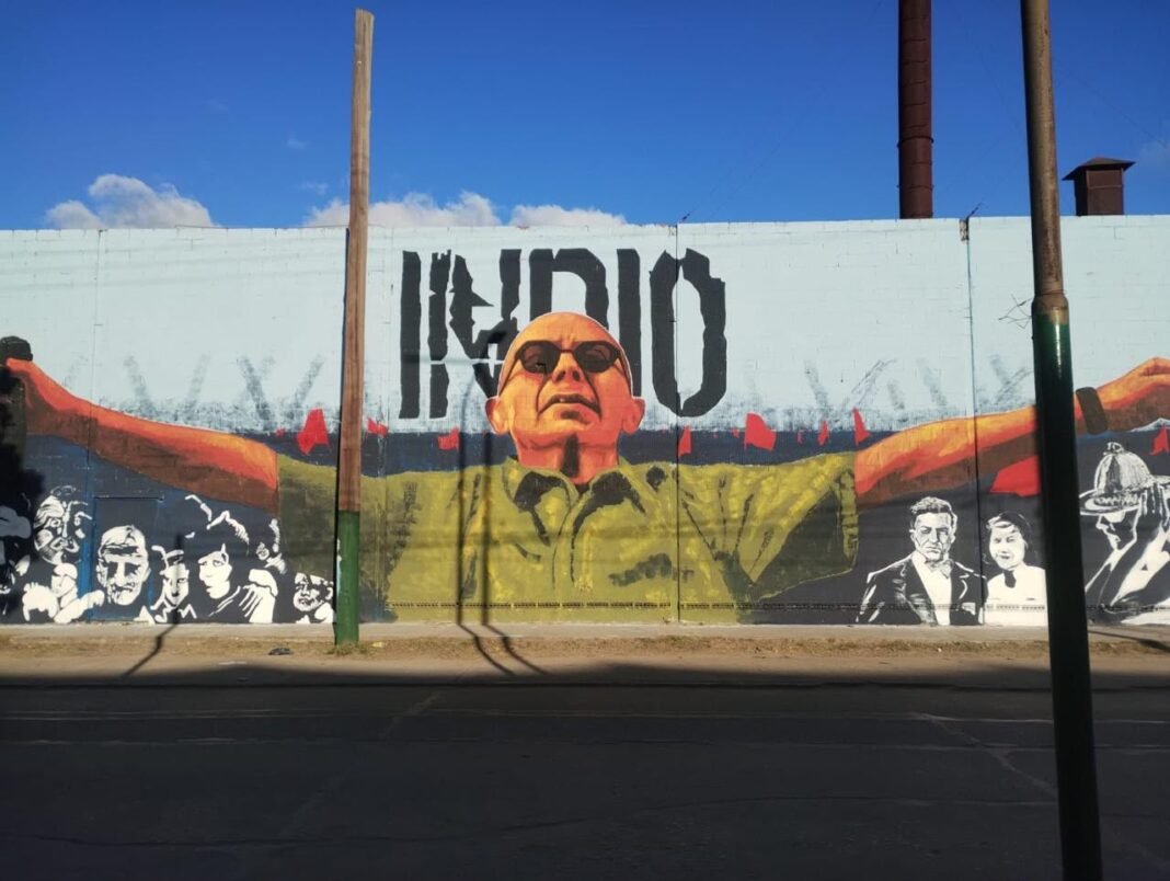 Se presentó en Brown el mural más grande e impactante del Indio Solari a un mes de su partida Se presentó en Brown el mural más grande e impactante del Indio Solari a un mes de su partida