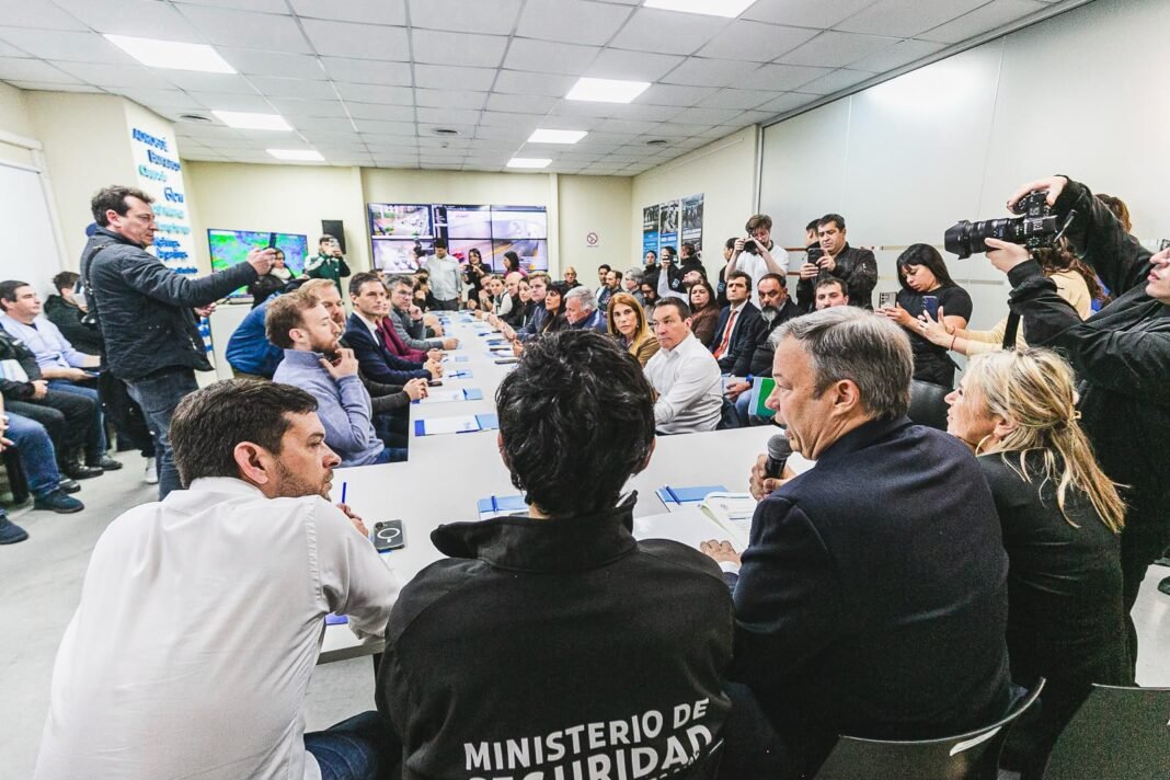 El Ministerio de Seguridad y los intendentes analizaron en Alte Brown modernizar la Ley de Seguridad Pública El Ministerio de Seguridad y los intendentes analizaron en Alte Brown modernizar la Ley de Seguridad Pública
