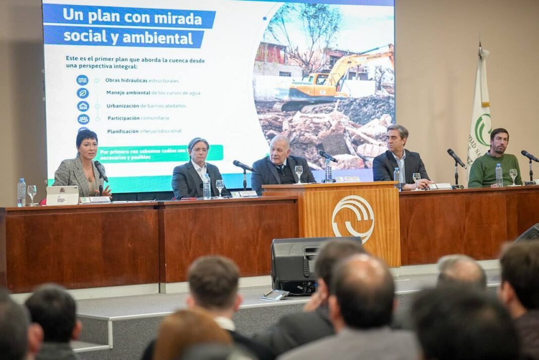 Mayra insistió en la necesidad de financiamiento internacional para la obra de los arroyos Las Piedras y San Francisco Mayra insistió en la necesidad de financiamiento internacional para la obra de los arroyos Las Piedras y San Francisco
