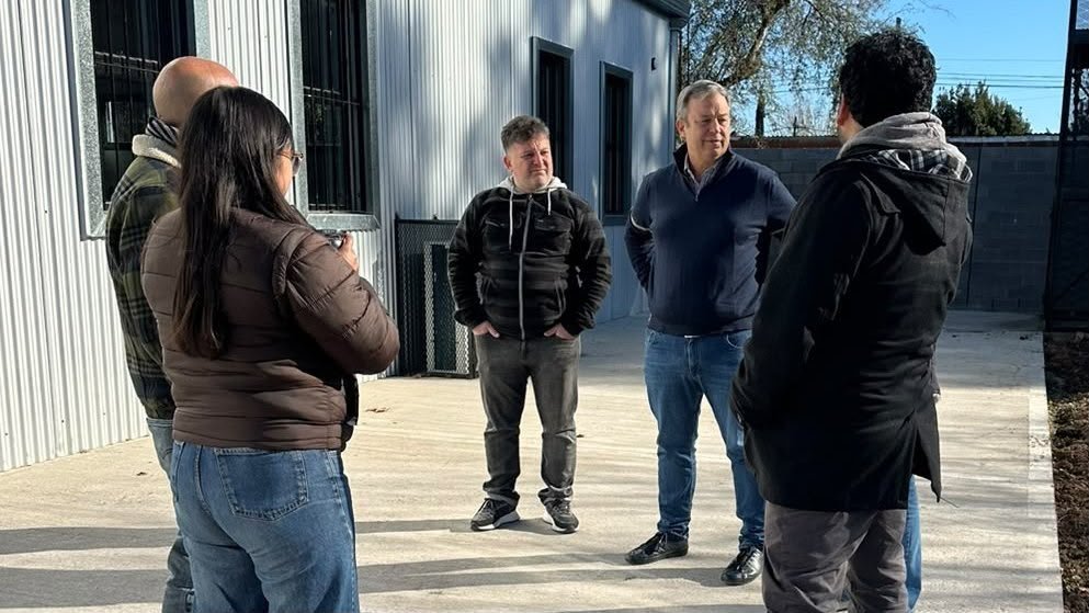 Cascallares recorrió el nuevo SUM de la Comunidad de Longchamps que acercará servicios y talleres a los vecinos Cascallares recorrió el nuevo SUM de la Comunidad de Longchamps que acercará servicios y talleres a los vecinos