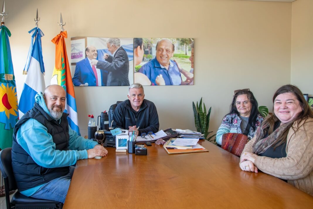 Balor se reunió con representantes de Bomberos Voluntarios de Gutiérrez Balor se reunió con representantes de Bomberos Voluntarios de Gutiérrez