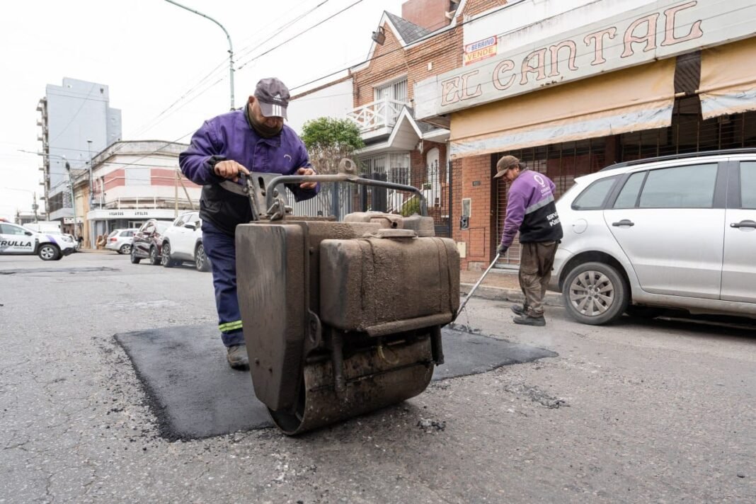 La comuna continúa intensificando los trabajos en hormigón y carpeta asfáltica del plan municipal 2026 La comuna continúa intensificando los trabajos en hormigón y carpeta asfáltica del plan municipal 2026