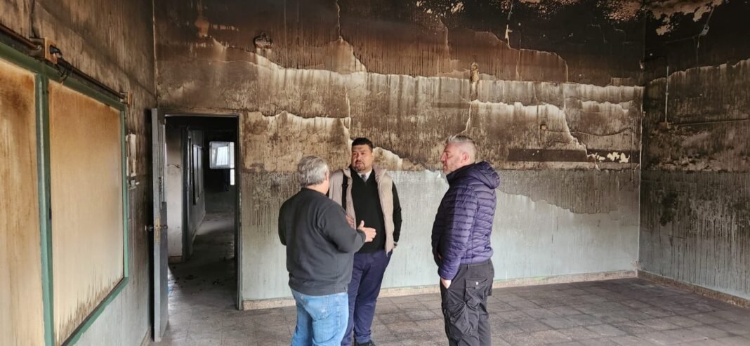 Inseguridad en Quilmes: roban e incendian una escuela en Ezpeleta Inseguridad en Quilmes: roban e incendian una escuela en Ezpeleta