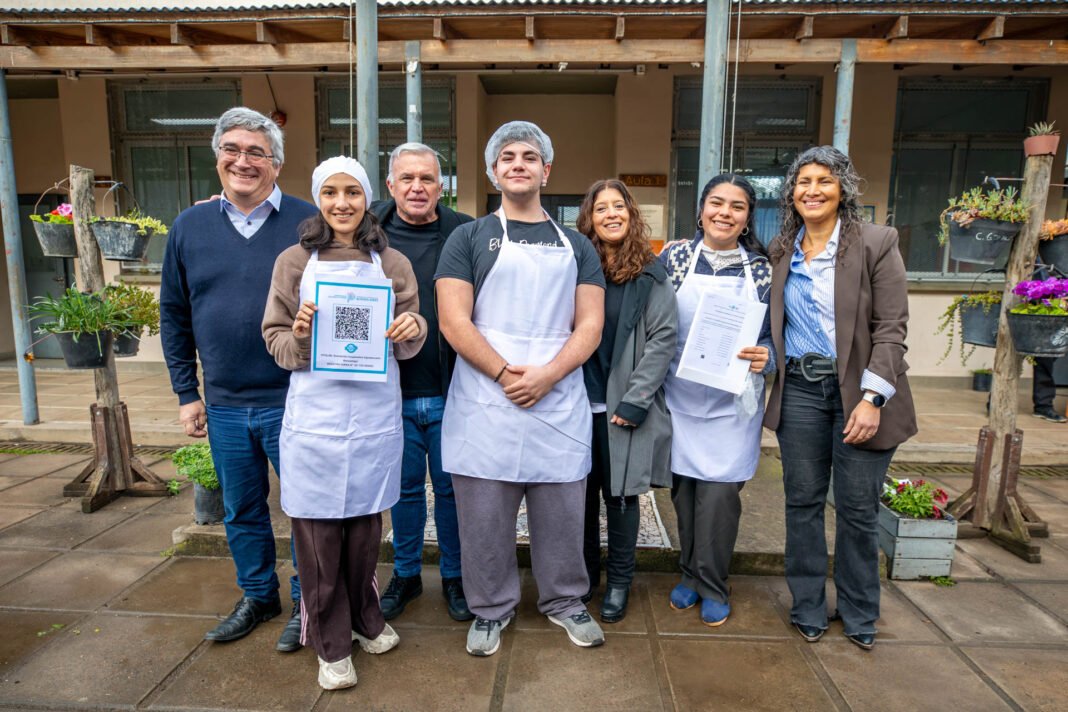 La escuela agraria N° 1 recibió la habilitación para vender sus productos alimenticios en toda la provincia La escuela agraria N° 1 recibió la habilitación para vender sus productos alimenticios en toda la provincia