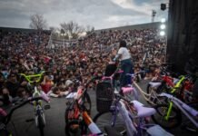 El gran festejo para los chicos convocó a miles de familias quilmeños en el Polideportivo municipal