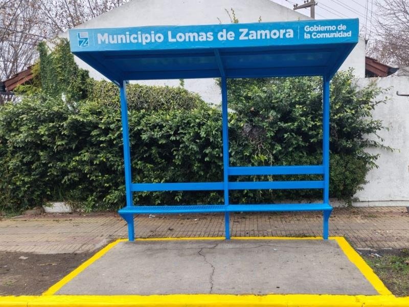 El municipio avanza con un plan de embellecimiento de refugios urbanos El municipio avanza con un plan de embellecimiento de refugios urbanos