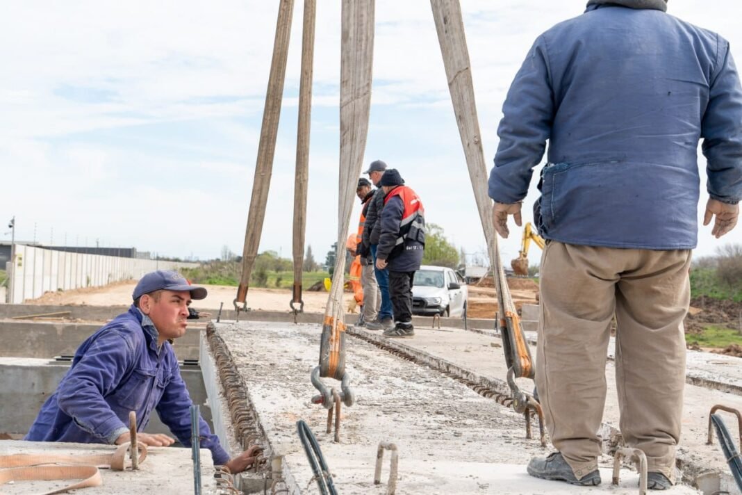 Avanza la construcción de la nueva subida y bajada de Ezpeleta en la autopista Buenos Aires – La Plata Avanza la construcción de la nueva subida y bajada de Ezpeleta en la autopista Buenos Aires – La Plata