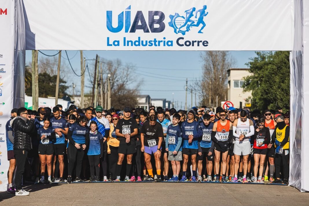 Más de 500 vecinos participaron de la segunda edición de “La Industria Corre” Más de 500 vecinos participaron de la segunda edición de “La Industria Corre”