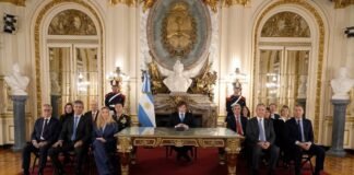 Milei anunció construcción de base naval en Tierra del Fuego y sanciones a petroleras que operen en Malvinas
