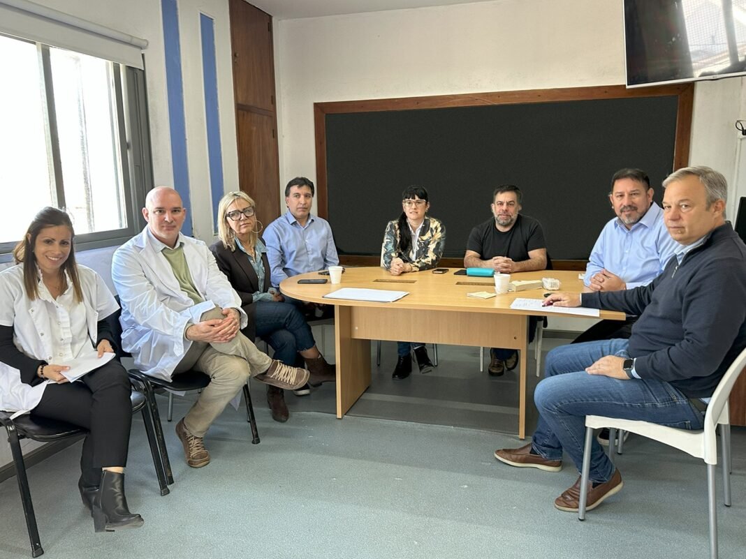 Provincia y el municipio acordaron plan de obras y mejoras para el Hospital Lucio Meléndez Provincia y el municipio acordaron plan de obras y mejoras para el Hospital Lucio Meléndez