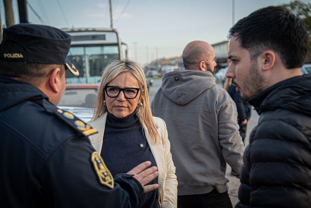 Paula Eichel supervisó un nuevo operativo de saturación policial en Glew Paula Eichel supervisó un nuevo operativo de saturación policial en Glew