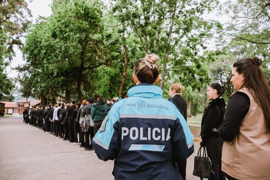 Jornada de evaluación de aspirantes al ingreso a la Policía bonaerense Jornada de evaluación de aspirantes al ingreso a la Policía bonaerense