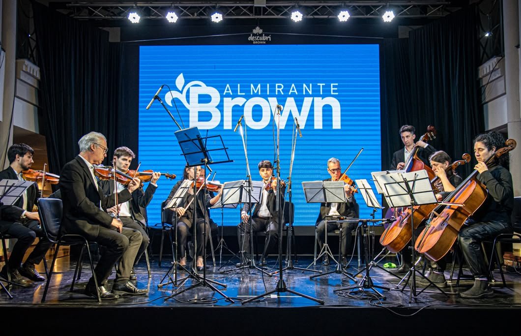 La orquesta municipal de Alte Brown brilló en un concierto especial por el 153° aniversario del distrito La orquesta municipal de Alte Brown brilló en un concierto especial por el 153° aniversario del distrito